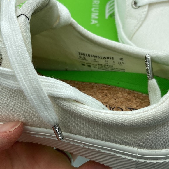 NWB CARIUMA WHITE SNEAKERS SHOES 5.5 - Picture 7 of 11